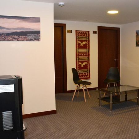 Los Angeles Stay Inn Κίτο Εξωτερικό φωτογραφία