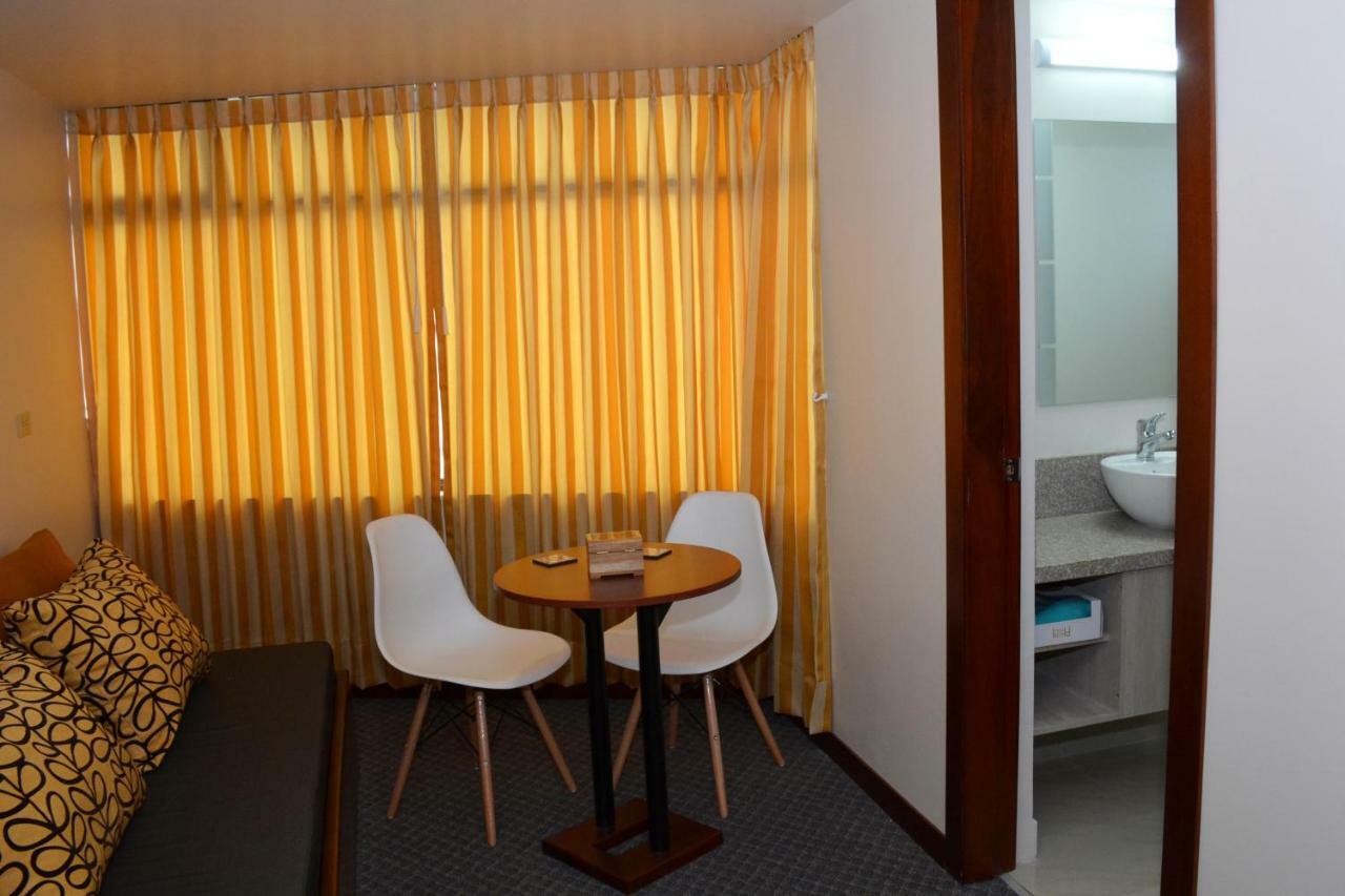Los Angeles Stay Inn Κίτο Εξωτερικό φωτογραφία